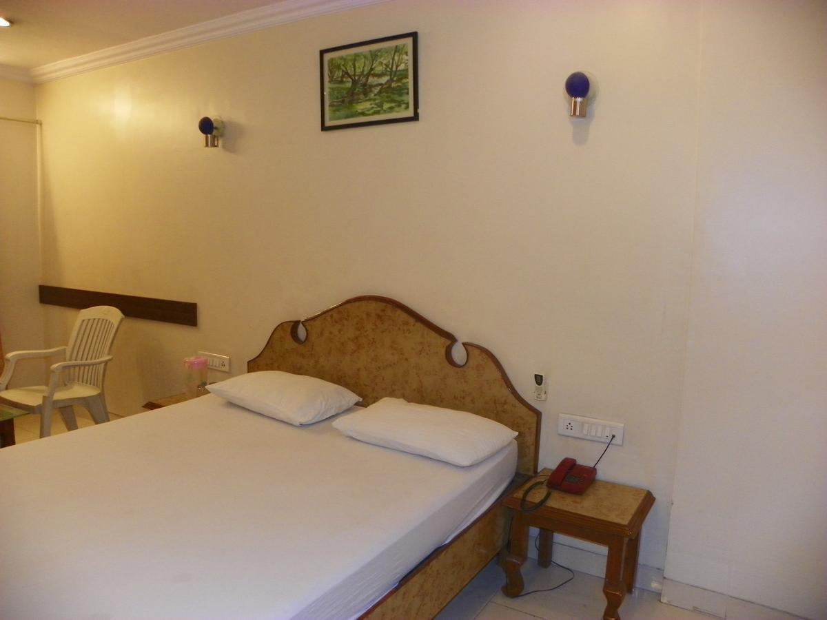 Hotel Rajdeep Púna Exteriér fotografie